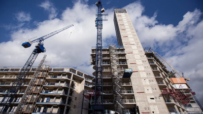 Apartment Construction Student